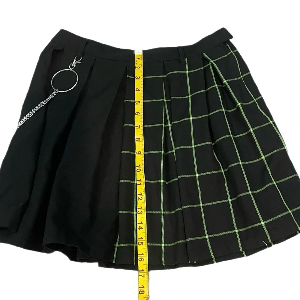 Hot Topic Pleated Mini Green And Black Grid Chain Skirt Goth Punk Emo Alt Size M - Picture 7 of 7